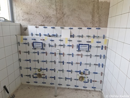 Prenova sanitarij na bazenu Pod skalco (23)